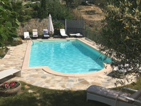 Villa mit Privaten Schwimmpool undAussenwhirlpol